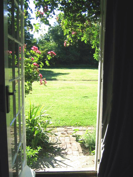 catherine-annis-scaravelli-inspired-yoga-retreat-weekend-at-tilton-house-garden-through-open-door